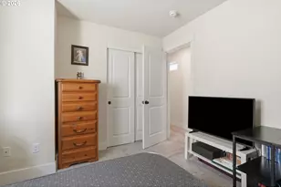 10045 SE Clinton St, Portland, OR 97266 - Photo 22