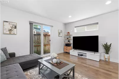 10045 SE Clinton St, Portland, OR 97266 - Photo 4