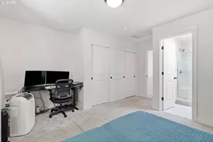 10045 SE Clinton St, Portland, OR 97266 - Photo 14