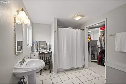 2846 SE 131st Ave, Portland, OR 97236 - Photo 12