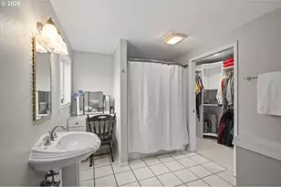 2846 SE 131st Ave, Portland, OR 97236 - Photo 12