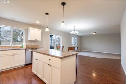 489 Tulip Ave, Woodburn, OR 97071 - Photo 6