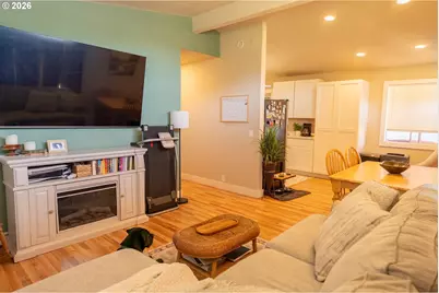 509 NW Elwood Dr, Winston, OR 97496 - Photo 8