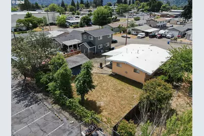 509 NW Elwood Dr, Winston, OR 97496 - Photo 28