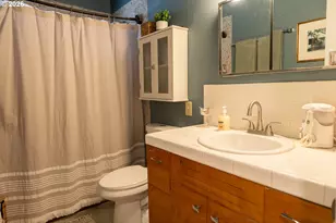 509 NW Elwood Dr, Winston, OR 97496 - Photo 18