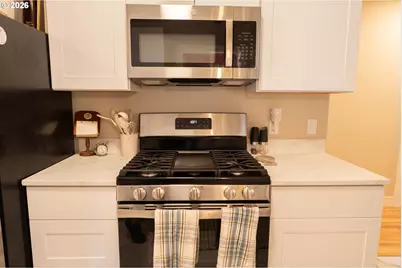 509 NW Elwood Dr, Winston, OR 97496 - Photo 12