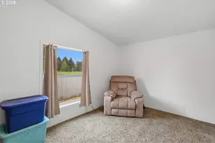 1000 S McKern Ct, Newberg, OR 97132 - Photo 24