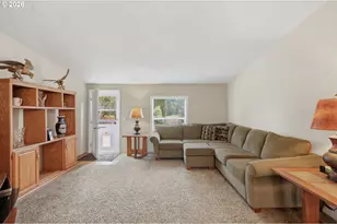 1000 S McKern Ct, Newberg, OR 97132 - Photo 6