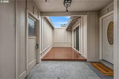 15715 SW Oakhill Ln, Portland, OR 97224 - Photo 6