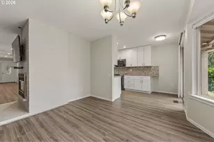 15715 SW Oakhill Ln, Portland, OR 97224 - Photo 14