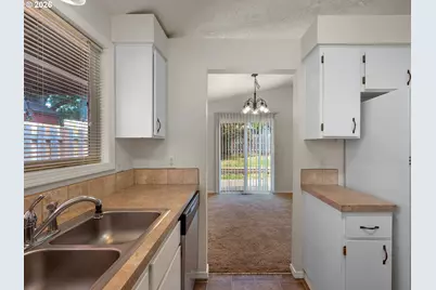 10844 SW 61st Ave, Portland, OR 97219 - Photo 10