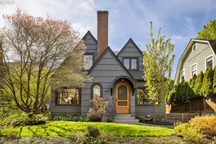 3826 NE Couch St, Portland, OR 97232 - Photo 1