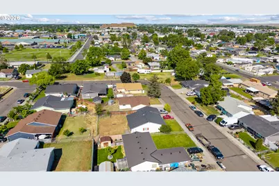562 E Reeder Dr, Hermiston, OR 97838 - Photo 32