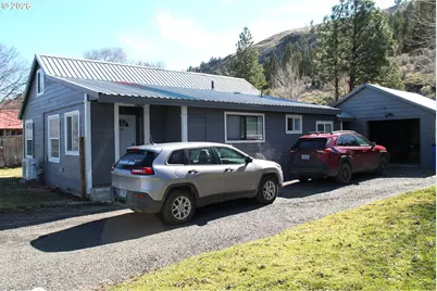 518 SE 2nd Ave, John Day, OR 97845 - Photo 1