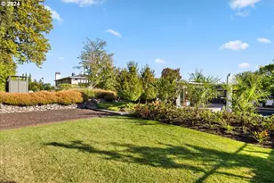 1933 Highlands Loop, Lake Oswego, OR 97034 - Photo 46