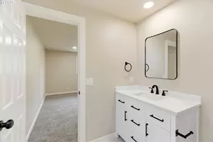 1015 Cunningham Ln, Salem, OR 97302 - Photo 28