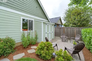 914 NE Samson St, McMinnville, OR 97128 - Photo 34