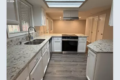 1003 SE 146th Ave, Portland, OR 97233 - Photo 10