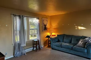 300 21st St, Springfield, OR 97477 - Photo 6