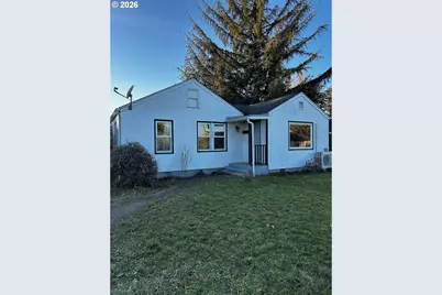 300 21st St, Springfield, OR 97477 - Photo 4