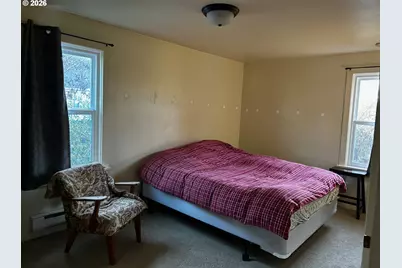 300 21st St, Springfield, OR 97477 - Photo 18