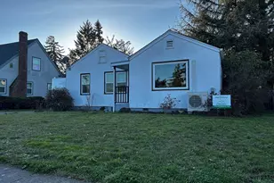 300 21st St, Springfield, OR 97477 - Photo 2