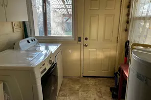 300 21st St, Springfield, OR 97477 - Photo 24