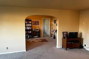 300 21st St, Springfield, OR 97477 - Photo 10