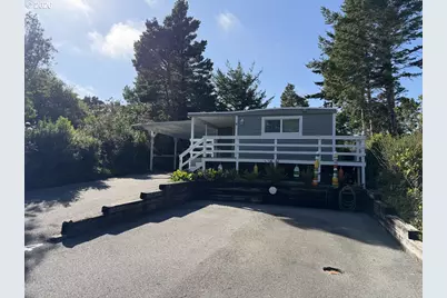 1600 Rhododendron Dr #4, Florence, OR 97439 - Photo 2