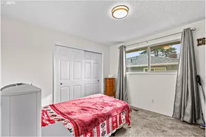 317 Highland Dr, Medford, OR 97504 - Photo 18