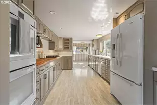 205 N Bridgeton Rd, Portland, OR 97217 - Photo 10