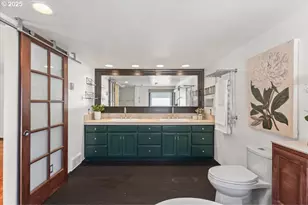 205 N Bridgeton Rd, Portland, OR 97217 - Photo 32