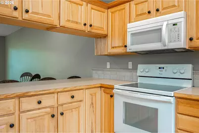 1367 NE Market Dr, Fairview, OR 97024 - Photo 10