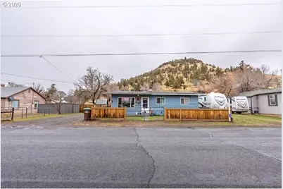900 SE Willowdale Dr, Prineville, OR 97754 - Photo 1