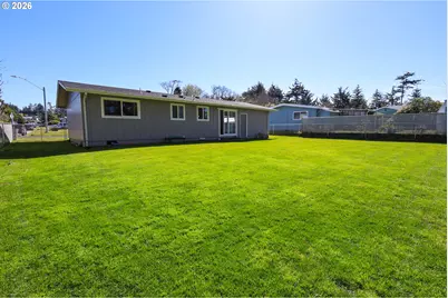 560 Fillmore St, Coos Bay, OR 97420 - Photo 28