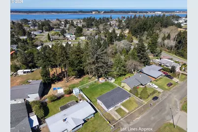 560 Fillmore St, Coos Bay, OR 97420 - Photo 2