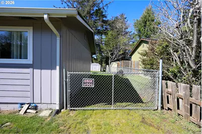560 Fillmore St, Coos Bay, OR 97420 - Photo 44