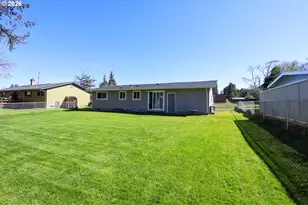 560 Fillmore St, Coos Bay, OR 97420 - Photo 30