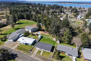 560 Fillmore St, Coos Bay, OR 97420 - Photo 40