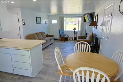 560 Fillmore St, Coos Bay, OR 97420 - Photo 12