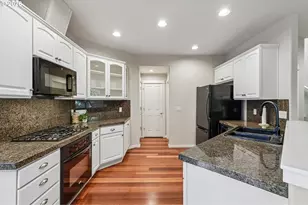 7236 NE Stoneybrook St, Hillsboro, OR 97124 - Photo 16