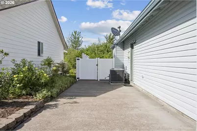 2245 NE Rock Ledge Dr, Keizer, OR 97303 - Photo 36