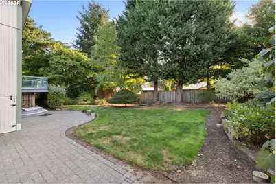 20600 SW Shoshone Dr, Tualatin, OR 97062 - Photo 40