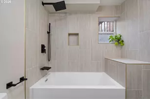 17720 SE Cook St, Milwaukie, OR 97267 - Photo 16