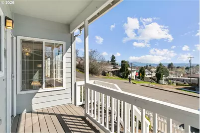 433 NE 7th Ave #B1, Camas, WA 98607 - Photo 4
