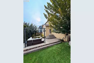 15910 NW Heckman Ln, Portland, OR 97229 - Photo 18