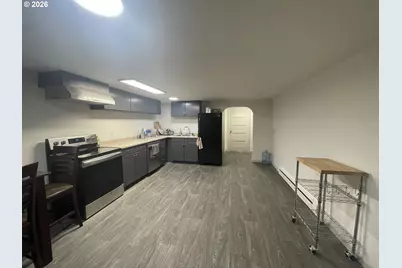 144 SE 85th Ave, Portland, OR 97216 - Photo 8