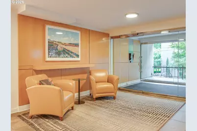 2211 SW Park Pl #102, Portland, OR 97205 - Photo 4