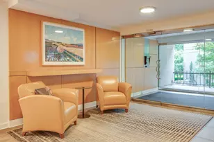 2211 SW Park Pl, Portland, OR 97205 - Photo 4