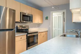 2211 SW Park Pl, Portland, OR 97205 - Photo 16